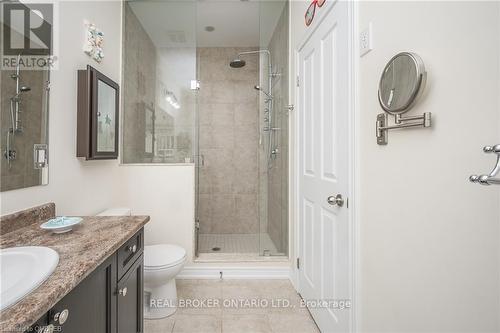 4413 Mann St, Niagara Falls, ON - Indoor Photo Showing Bathroom