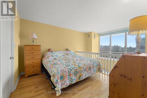 #812 -119 Merton St, Toronto, ON - Indoor Photo Showing Bedroom