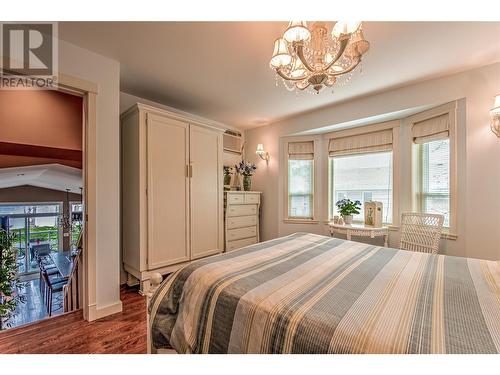 28 Lakeshore Drive, Vernon, BC - Indoor Photo Showing Bedroom