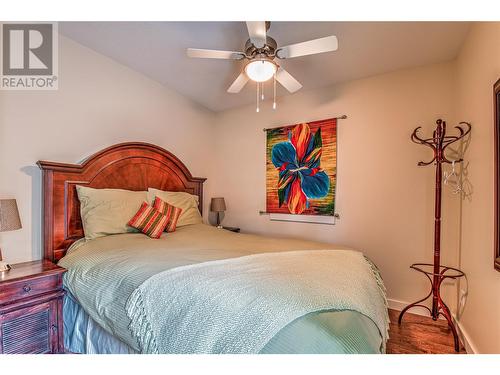 28 Lakeshore Drive, Vernon, BC - Indoor Photo Showing Bedroom