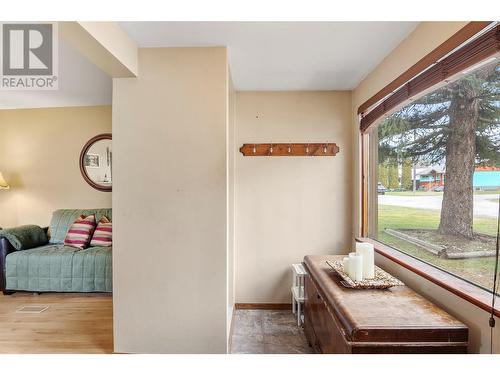 1419 Third Street W, Revelstoke, BC - Indoor Photo Showing Other Room