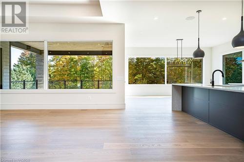 Oversized window to capture spectacular views - 147 Blue Jay Crescent, Grey Highlands, ON - Indoor