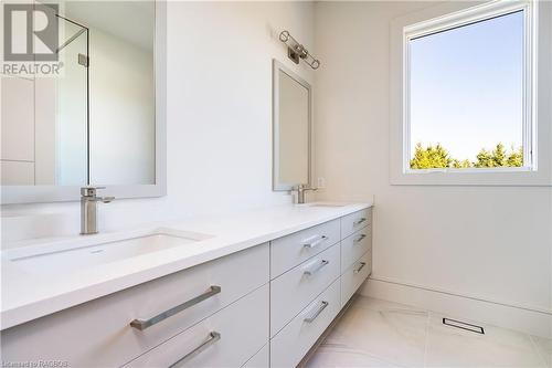 Main floor 2nd bathroom - 147 Blue Jay Crescent, Grey Highlands, ON - Indoor Photo Showing Bathroom