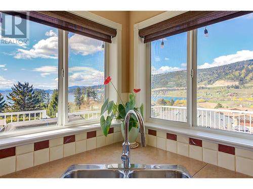 15718 Greenhow Road, Lake Country, BC - Indoor Photo Showing Kitchen With Double Sink