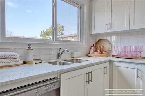 20 Anna Capri Drive|Unit #19, Hamilton, ON - Indoor Photo Showing Kitchen With Double Sink
