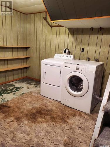 300 Cheri Drive, Nipawin, SK - Indoor Photo Showing Laundry Room