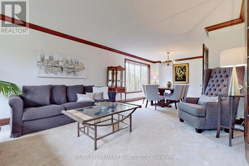 13 Linn Rd, Caledon, ON - Indoor Photo Showing Living Room
