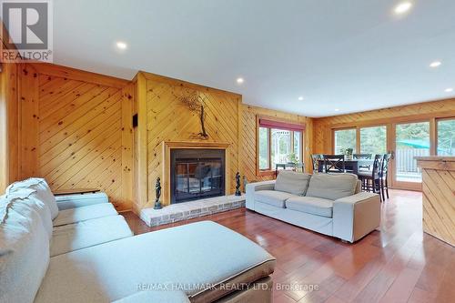 13 Linn Rd, Caledon, ON - Indoor Photo Showing Living Room With Fireplace