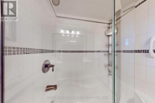 13 Linn Road, Caledon, ON - Indoor Photo Showing Bathroom