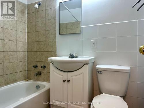 302 - 363 Lakeshore Road E, Mississauga, ON - Indoor Photo Showing Bathroom