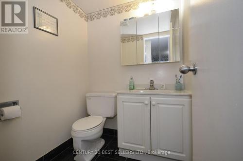 #1407 -25 Kensington Rd, Brampton, ON - Indoor Photo Showing Bathroom