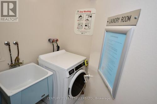 #1407 -25 Kensington Rd, Brampton, ON - Indoor Photo Showing Laundry Room