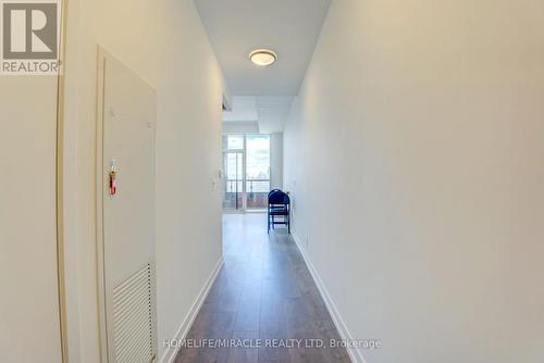 420 - 270 Dufferin Street, Toronto, ON - Indoor Photo Showing Other Room