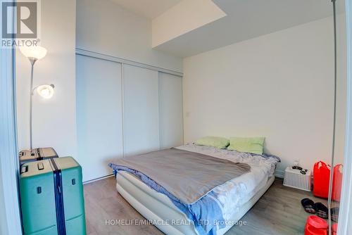 420 - 270 Dufferin Street, Toronto, ON - Indoor Photo Showing Bedroom