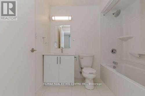 804 - 128 King Street N, Waterloo, ON - Indoor Photo Showing Bathroom