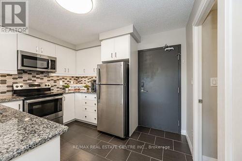 #909 -53 Arthur St S, Guelph, ON - Indoor Photo Showing Kitchen With Upgraded Kitchen