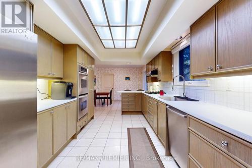 213 Lord Seaton Rd, Toronto, ON - Indoor Photo Showing Kitchen