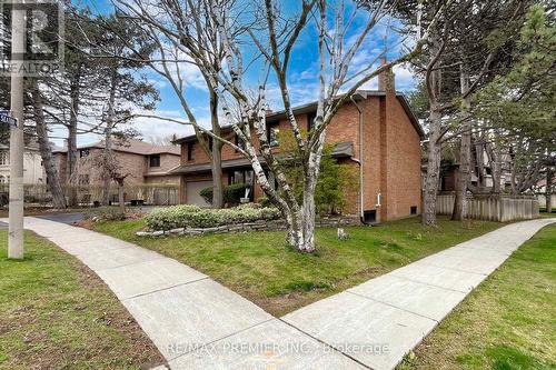 213 Lord Seaton Road, Toronto (St. Andrew-Windfields), ON - Outdoor