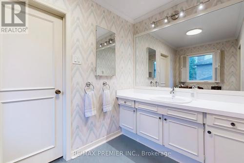 213 Lord Seaton Rd, Toronto, ON - Indoor Photo Showing Bathroom