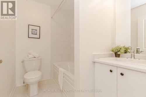 14 Emmas Way, Whitby, ON - Indoor Photo Showing Bathroom
