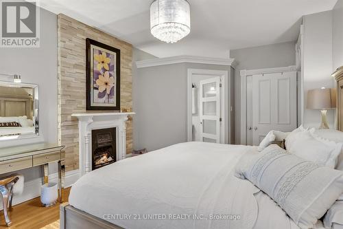 351 Park Street N, Peterborough, ON - Indoor Photo Showing Bedroom