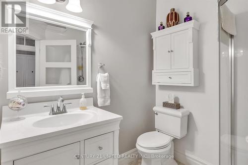 351 Park Street N, Peterborough, ON - Indoor Photo Showing Bathroom