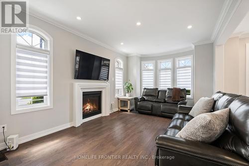 550 Clifford Perry Pl, Newmarket, ON - Indoor Photo Showing Living Room With Fireplace