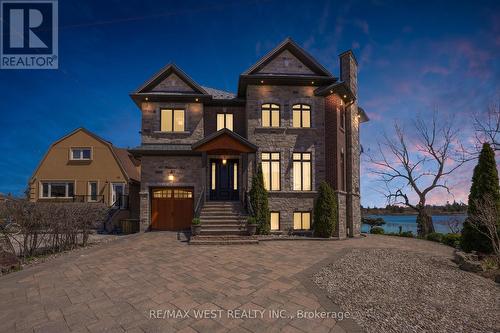 15 Wildwood Ave, Richmond Hill, ON - Outdoor With Facade