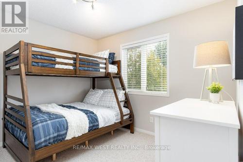 29 Sundial Crt, Collingwood, ON - Indoor Photo Showing Bedroom