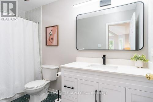 29 Sundial Crt, Collingwood, ON - Indoor Photo Showing Bathroom