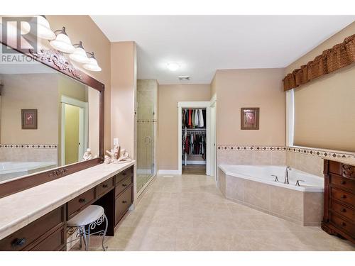 1297 Tanemura Crescent, Kelowna, BC - Indoor Photo Showing Bathroom