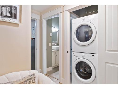 1297 Tanemura Crescent, Kelowna, BC - Indoor Photo Showing Laundry Room