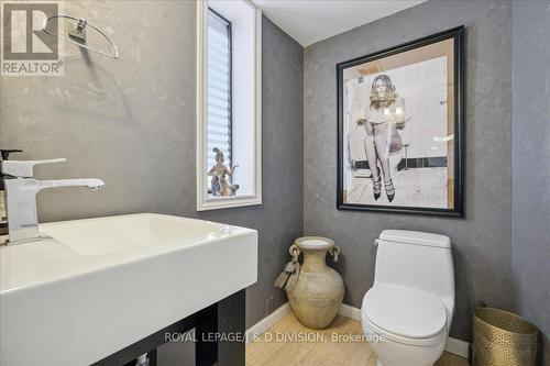 504 - 1331 Bay Street, Toronto, ON - Indoor Photo Showing Bathroom