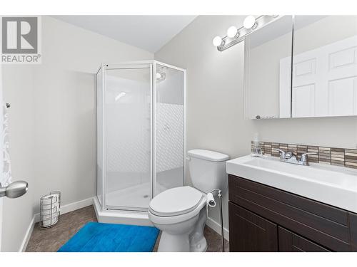 2850 Evergreen Drive, Penticton, BC - Indoor Photo Showing Bathroom