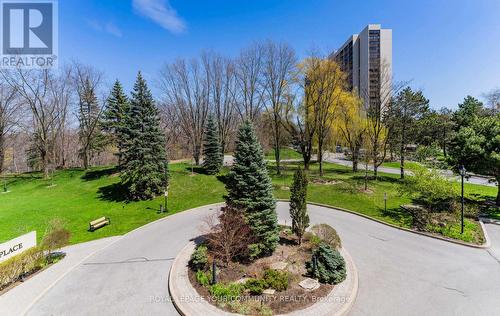 #306 -75 Wynford Heights Cres, Toronto, ON - Outdoor