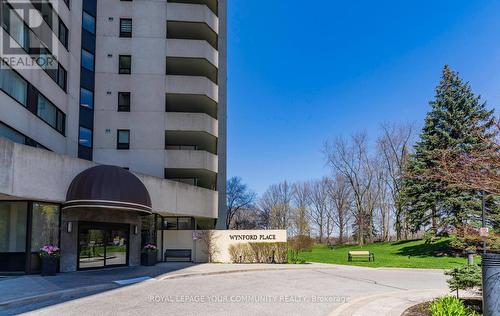 #306 -75 Wynford Heights Cres, Toronto, ON - Outdoor