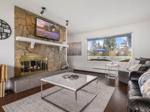 3305 Mcgregor Road, West Kelowna, BC - Indoor Photo Showing Living Room With Fireplace