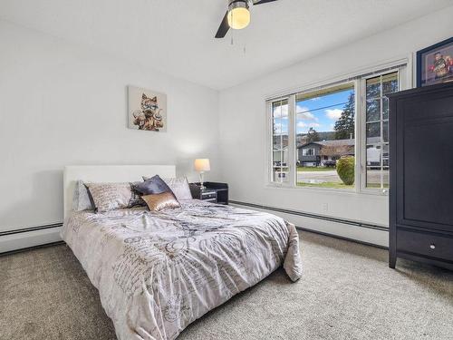 3305 Mcgregor Road, West Kelowna, BC - Indoor Photo Showing Bedroom