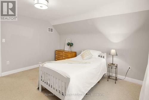 490 Rosseau Rd, Hamilton, ON - Indoor Photo Showing Bedroom