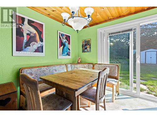 3420 1St Avenue Ne, Salmon Arm, BC - Indoor Photo Showing Dining Room