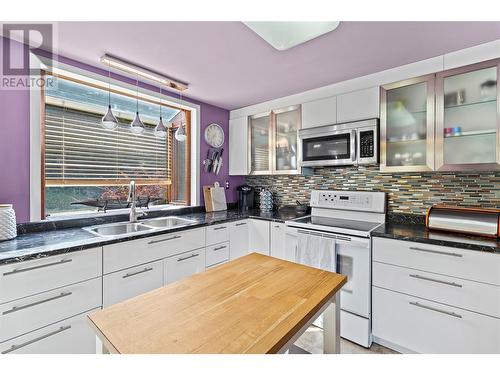 3420 1St Avenue Ne, Salmon Arm, BC - Indoor Photo Showing Kitchen With Double Sink