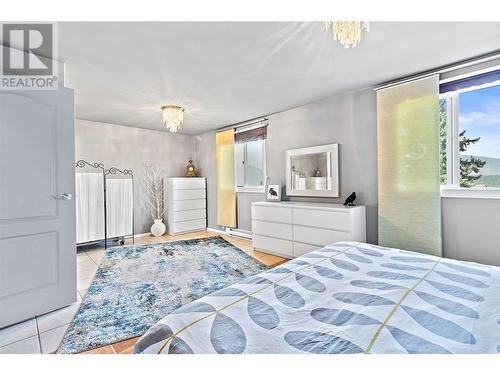 3420 1St Avenue Ne, Salmon Arm, BC - Indoor Photo Showing Bedroom