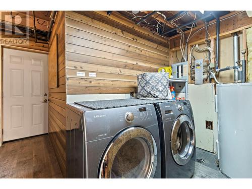 3420 1St Avenue Ne, Salmon Arm, BC - Indoor Photo Showing Laundry Room