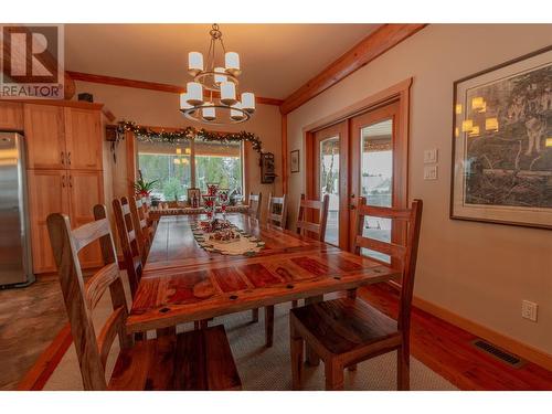 1414 Huckleberry Drive, Notch Hill, BC - Indoor Photo Showing Dining Room