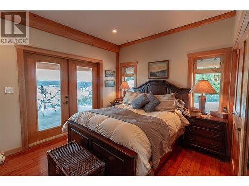 1414 Huckleberry Drive, Notch Hill, BC - Indoor Photo Showing Bedroom