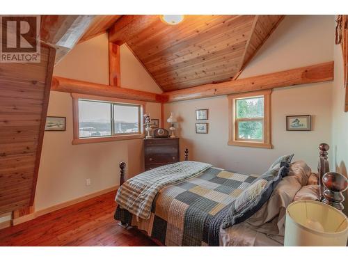 1414 Huckleberry Drive, Notch Hill, BC - Indoor Photo Showing Bedroom