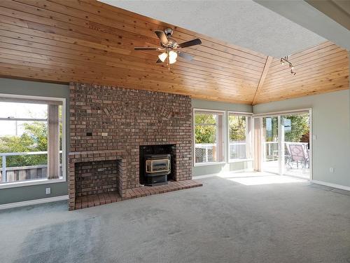 81 Milburn Dr, Colwood, BC - Indoor With Fireplace