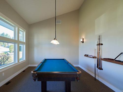 15-5251 Island Hwy West, Qualicum Beach, BC - Indoor Photo Showing Other Room