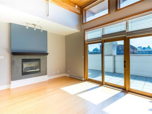 404-610 Johnson St, Victoria, BC - Indoor With Fireplace