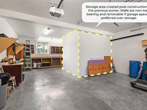 1365 Hutchinson Rd, Cobble Hill, BC - Indoor Photo Showing Garage